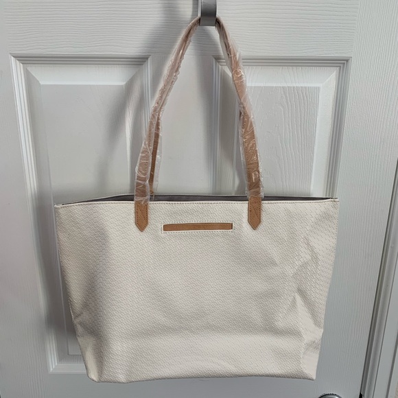 Modern Tote - White Basketweave with “ZEN” circle monogram in the color, fawn - Picture 3 of 6